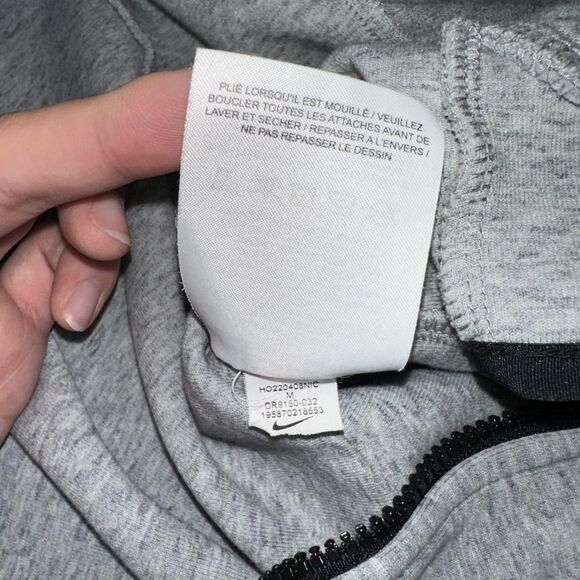 Nike Tech Fleece Men's Grey Hoodie - Picture 8 of 8